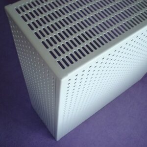 Osłony typu C na grzejnik o rozstawie żeberek co 6 do 6,5 cm, głębokość 20 cm podejście prawe