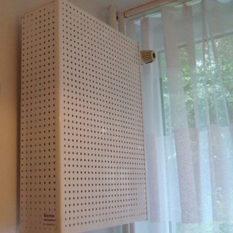 Osłony Wiszące typu A na grzejnik o rozstawie żeberek co 8 cm podejście prawe